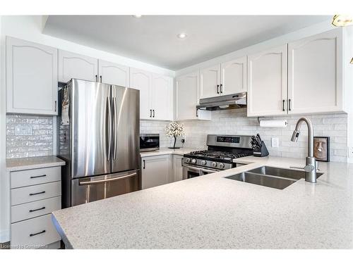 92 Benziger Lane, Stoney Creek, ON - Indoor Photo Showing Kitchen With Stainless Steel Kitchen With Double Sink With Upgraded Kitchen