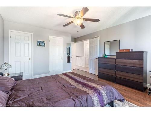 92 Benziger Lane, Stoney Creek, ON - Indoor Photo Showing Bedroom