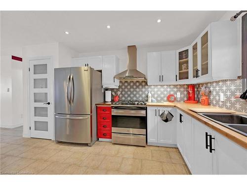 115 Provident Way, Mount Hope, ON - Indoor Photo Showing Kitchen