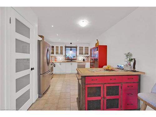 115 Provident Way, Mount Hope, ON - Indoor Photo Showing Kitchen