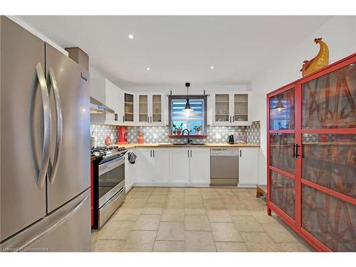 115 Provident Way, Mount Hope, ON - Indoor Photo Showing Kitchen