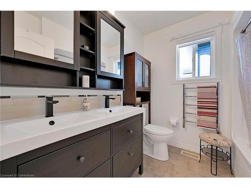 115 Provident Way, Mount Hope, ON - Indoor Photo Showing Bathroom