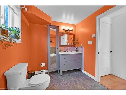 115 Provident Way, Mount Hope, ON - Indoor Photo Showing Bathroom