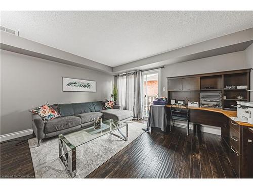 3-266 Limeridge Road E, Hamilton, ON - Indoor Photo Showing Living Room