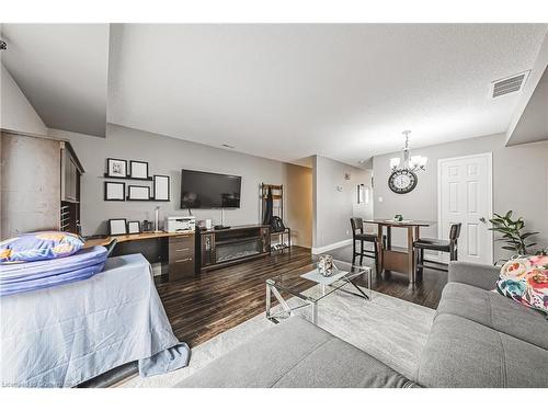 3-266 Limeridge Road E, Hamilton, ON - Indoor Photo Showing Living Room