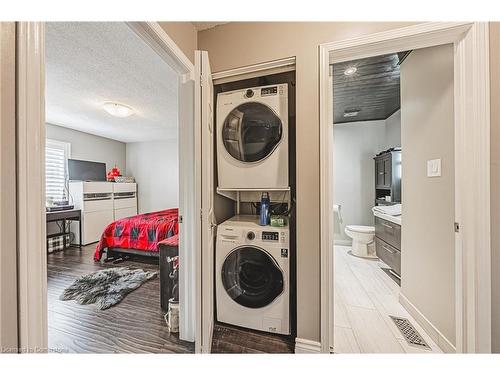 3-266 Limeridge Road E, Hamilton, ON - Indoor Photo Showing Laundry Room