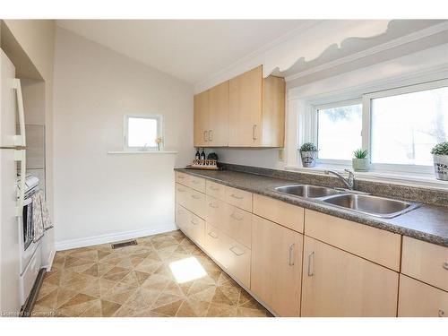 4 Mildred Avenue, St. Catharines, ON - Indoor Photo Showing Kitchen With Double Sink