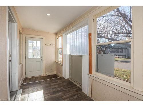 4 Mildred Avenue, St. Catharines, ON - Indoor Photo Showing Other Room