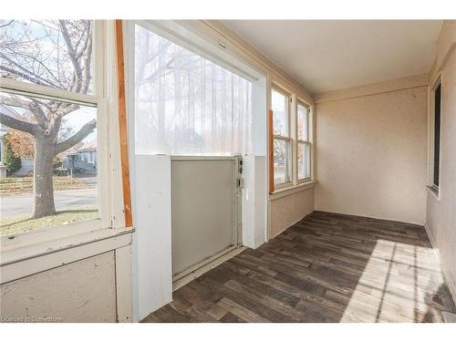 4 Mildred Avenue, St. Catharines, ON - Indoor Photo Showing Other Room