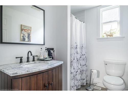 38 Kipling Road, Hamilton, ON - Indoor Photo Showing Bathroom