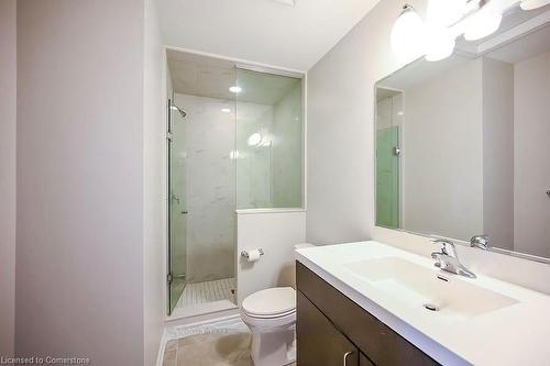 104 Frost Court, Milton, ON - Indoor Photo Showing Bathroom