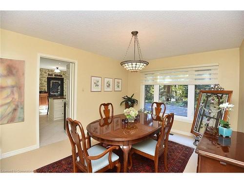 10 Jerome Park Drive, Dundas, ON - Indoor Photo Showing Dining Room