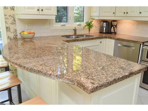 10 Jerome Park Drive, Dundas, ON - Indoor Photo Showing Kitchen With Double Sink