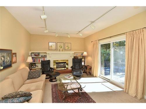 10 Jerome Park Drive, Dundas, ON - Indoor Photo Showing Living Room With Fireplace