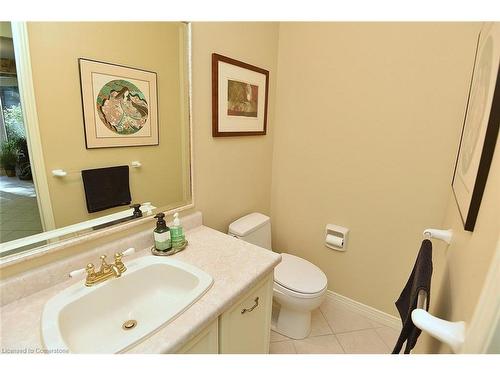 10 Jerome Park Drive, Dundas, ON - Indoor Photo Showing Bathroom