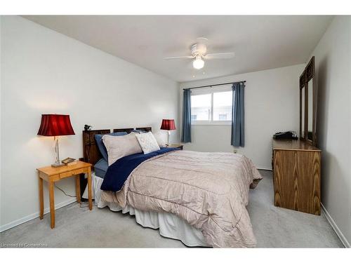 41-23 Watsons Lane, Dundas, ON - Indoor Photo Showing Bedroom