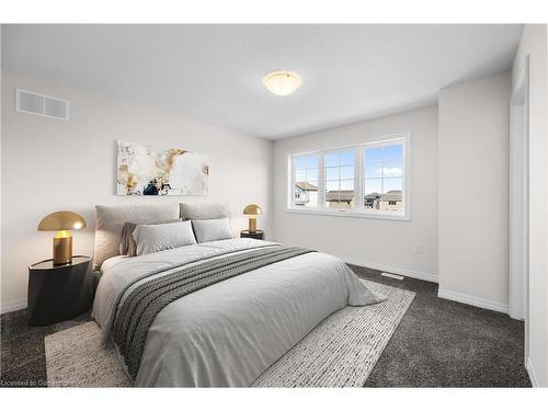 86 Hillcrest Road S, Port Colborne, ON - Indoor Photo Showing Bedroom