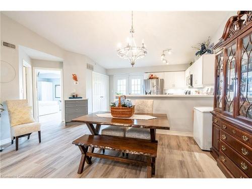 410-2085 Appleby Line, Burlington, ON - Indoor Photo Showing Dining Room