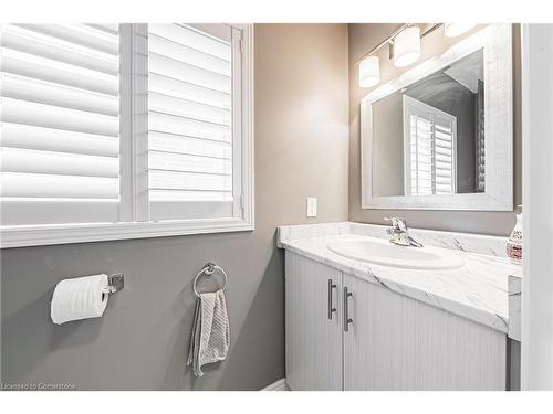 208 Lormont Boulevard, Stoney Creek, ON - Indoor Photo Showing Bathroom