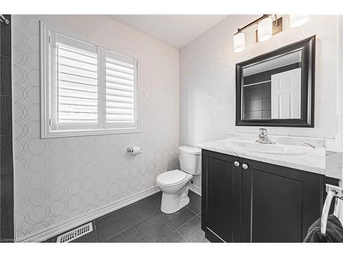 208 Lormont Boulevard, Stoney Creek, ON - Indoor Photo Showing Bathroom