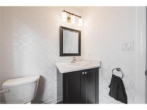 208 Lormont Boulevard, Stoney Creek, ON - Indoor Photo Showing Bathroom