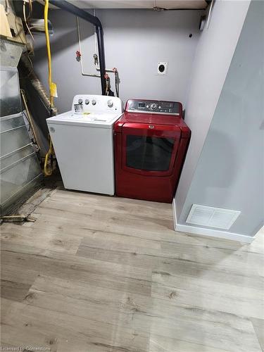 25 West 3Rd Street, Hamilton, ON - Indoor Photo Showing Laundry Room