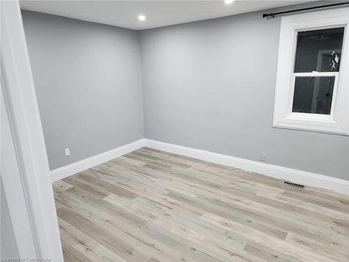 25 West 3Rd Street, Hamilton, ON - Indoor Photo Showing Other Room