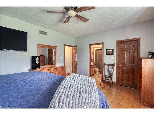 97 Unity Side Road, Seneca, ON - Indoor Photo Showing Bedroom