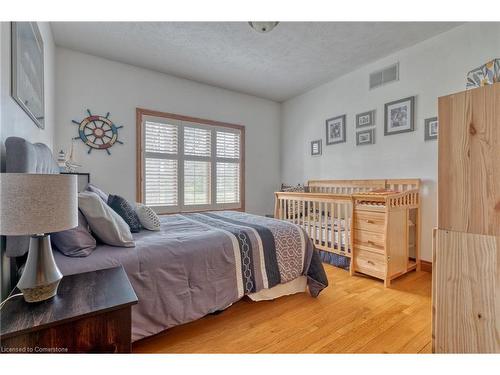 97 Unity Side Road, Seneca, ON - Indoor Photo Showing Bedroom