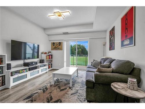 303-16 Markle Crescent, Ancaster, ON - Indoor Photo Showing Living Room