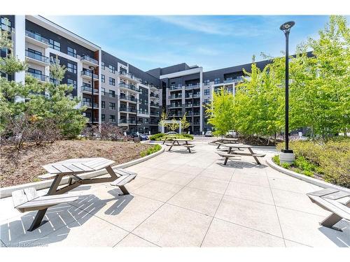 131-128 Grovewood Common, Oakville, ON - Outdoor