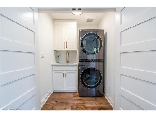 14 Charlotte Court, Welland, ON - Indoor Photo Showing Laundry Room