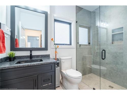 14 Charlotte Court, Welland, ON - Indoor Photo Showing Bathroom