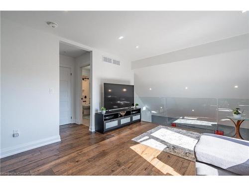 14 Charlotte Court, Welland, ON - Indoor Photo Showing Living Room