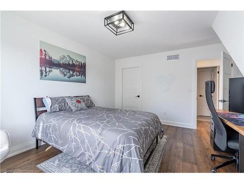 14 Charlotte Court, Welland, ON - Indoor Photo Showing Bedroom