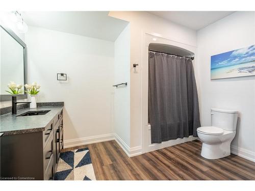 14 Charlotte Court, Welland, ON - Indoor Photo Showing Bathroom