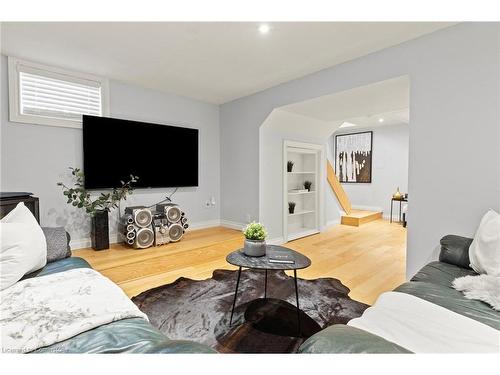 64 Bland Avenue, Hamilton, ON - Indoor Photo Showing Living Room