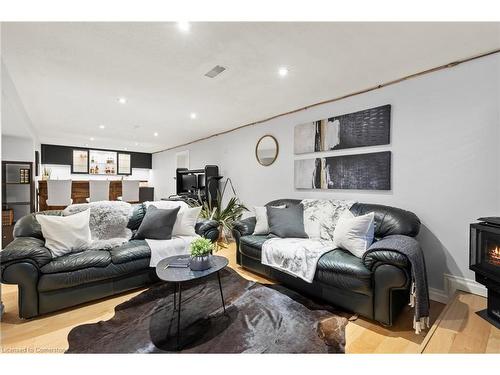 64 Bland Avenue, Hamilton, ON - Indoor Photo Showing Living Room