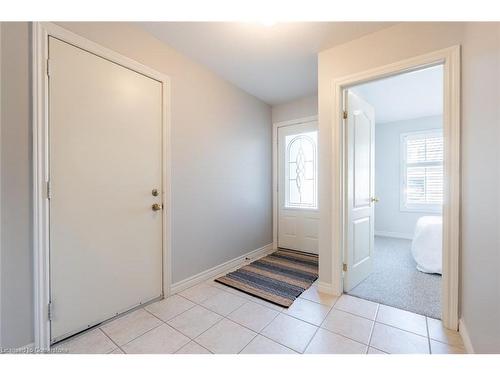 11-222 Fellowes Crescent, Waterdown, ON - Indoor Photo Showing Other Room