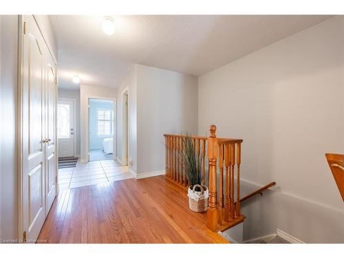 11-222 Fellowes Crescent, Waterdown, ON - Indoor Photo Showing Other Room