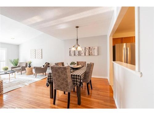 11-222 Fellowes Crescent, Waterdown, ON - Indoor Photo Showing Dining Room