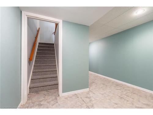 11-222 Fellowes Crescent, Waterdown, ON - Indoor Photo Showing Other Room