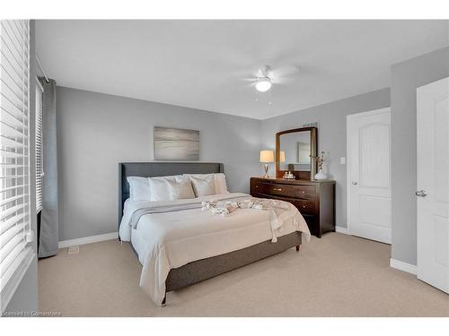 19-40 Dartmouth Gate, Stoney Creek, ON - Indoor Photo Showing Bedroom