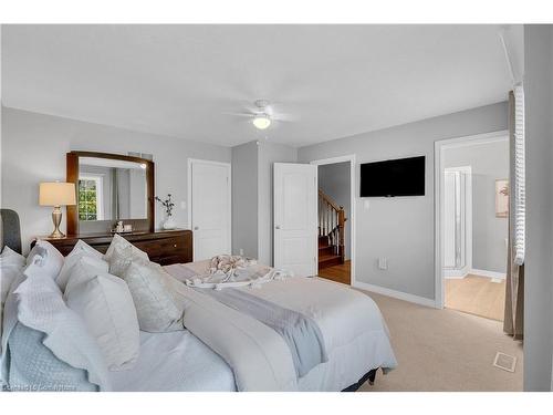 19-40 Dartmouth Gate, Stoney Creek, ON - Indoor Photo Showing Bedroom