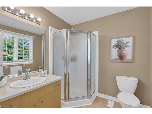 19-40 Dartmouth Gate, Stoney Creek, ON - Indoor Photo Showing Bathroom