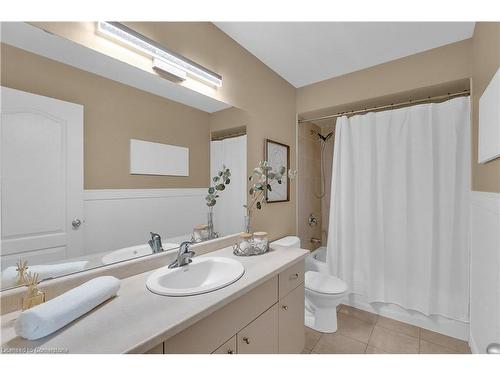 19-40 Dartmouth Gate, Stoney Creek, ON - Indoor Photo Showing Bathroom