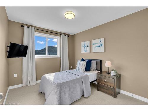 19-40 Dartmouth Gate, Stoney Creek, ON - Indoor Photo Showing Bedroom