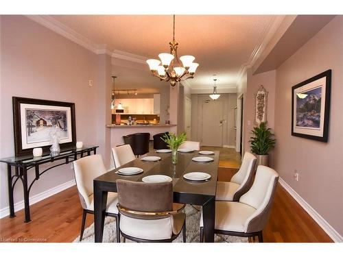 604-3000 Creekside Drive, Dundas, ON - Indoor Photo Showing Dining Room