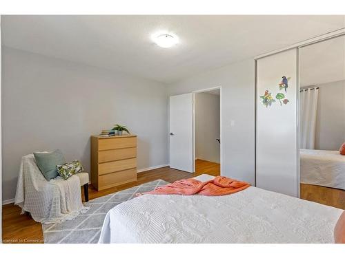 847-350 Quigley Road, Hamilton, ON - Indoor Photo Showing Bedroom