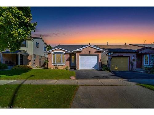 8 Muscot Drive, Hamilton, ON - Outdoor With Facade